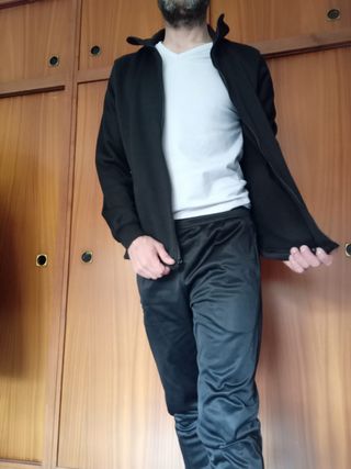 Sudadera cuello alto cremallera negra