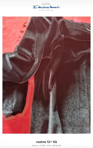 Abito nero vellutino con drappeggio