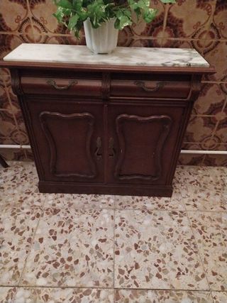 Mueble de entrada de madera y mármol
