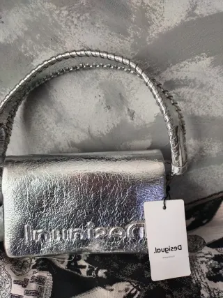 Bolso Desigual plateado mini nuevo con etiqueta