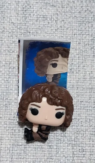 Confezione di figurine di Stranger Things Kinder