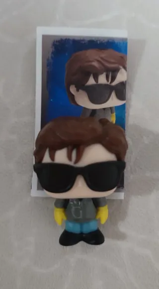 Confezione di figurine di Stranger Things Kinder