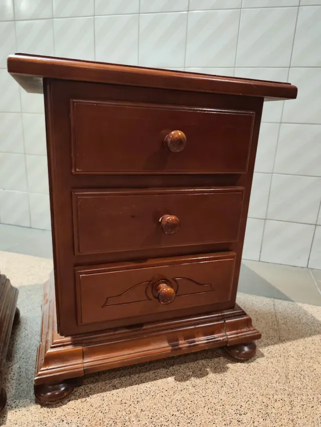 Juego de 2 mesitas de noche de madera