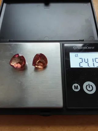 ✨ Par de Alexandritas Naturais – Extremamente Rara