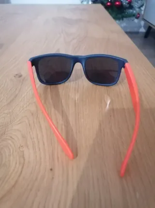 Gafas de sol niño azul y naranja