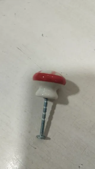 Tirador de cerámica con diseño a cuadros