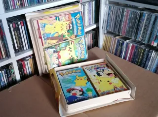 POKEMON 4 VHS MALETA ELÉCTRICA DE PIKACHU NINTENDO