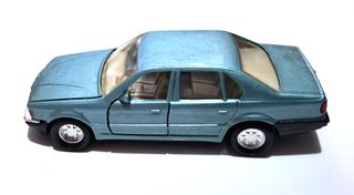 Modellino BMW 750 iL (1988) Scala 1:40