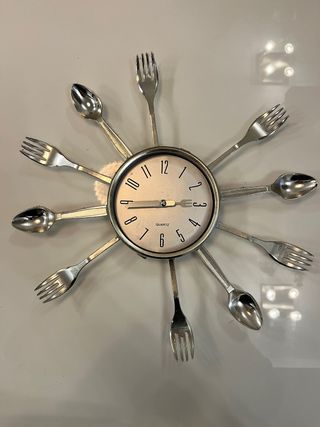 Orologio decorativo da cucina con forchette e cucchiai