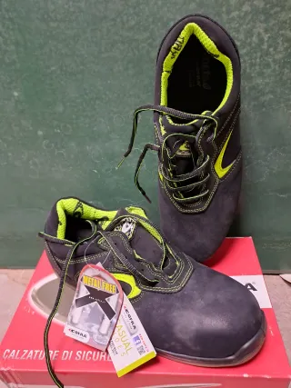 Scarpe antinfortunistiche COFRA nere/verdi