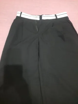 Pantalón negro ancho