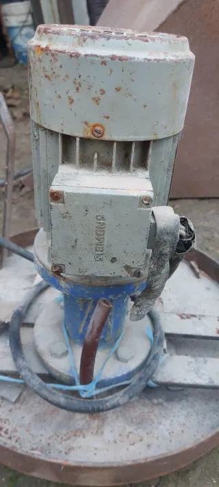 Molino de grano trifasico