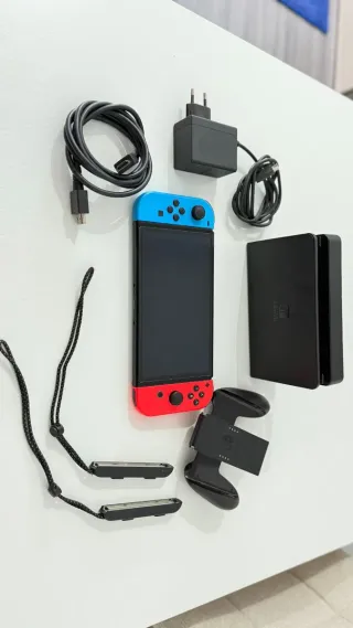 Nintendo Switch OLED + Accesorios
