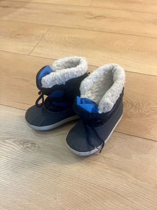 Botas de esquí para niños y guantes esquí