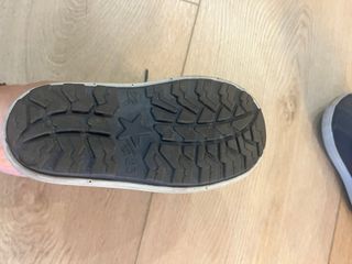 Botas de esquí para niños y guantes esquí