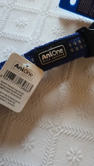 Collar AniOne Talla M Azul y Plateado