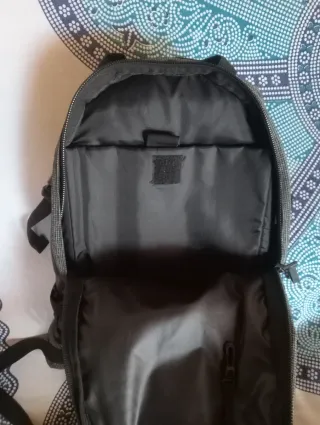 Mochila Eastpak Gris