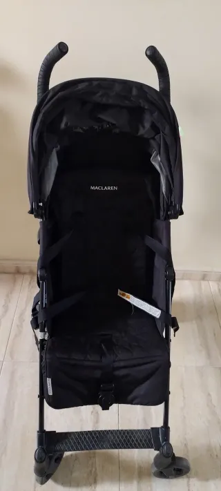 Carro de paseo Maclaren negro