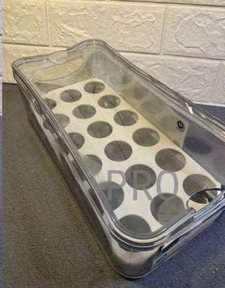 Huevera de plastico iDesign per 18 uova