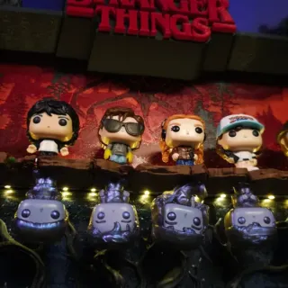 Expositor funko Stranger Things iluminacion led