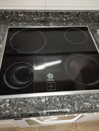 Piano cottura in vetroceramica + forno Balay