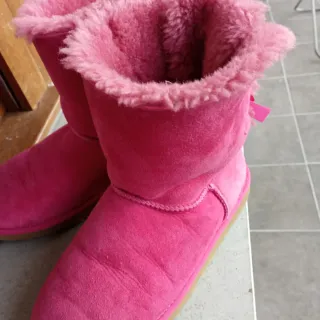 Botas UGG Bailey con Lazos fucsia