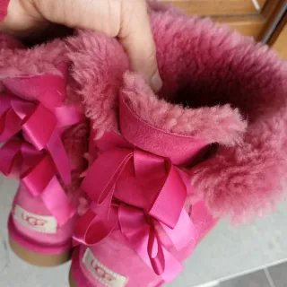 Botas UGG Bailey con Lazos fucsia