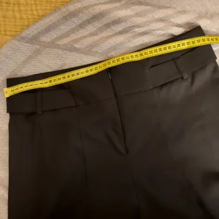 Falda negra con botones. Talla 42