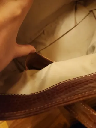 Bolso de piel marrón efecto cocodrilo