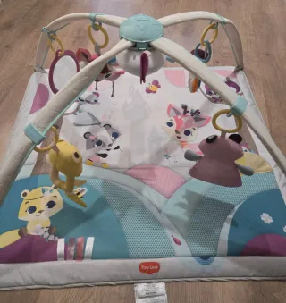 Paque Infantil alfombra Tiny Love Luces y melodias