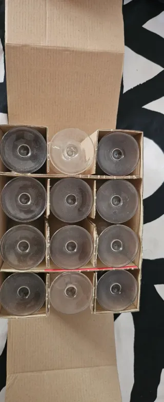 12 Calici da Vino Piccoli Inediti