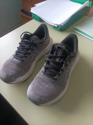 Zapatillas Asics Talla 41.5 Gris/Blanco