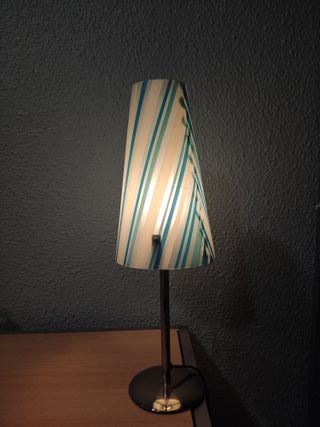 Lampada da tavolo per bambini a righe