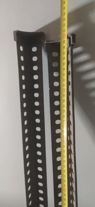 2 Esquineras metálicas para estanterías