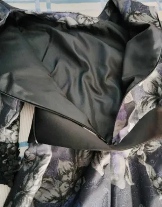 Vestido fiesta negro y morado floral