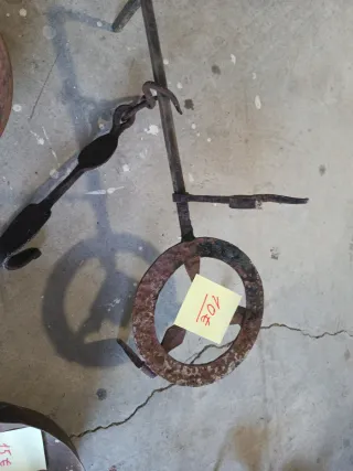 Piezas rústicas chimenea, planchas, báscula