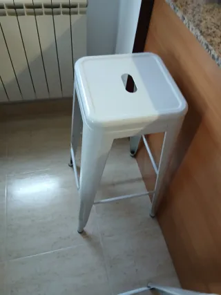 2 Taburetes Altos Blancos 78cm, sin usar