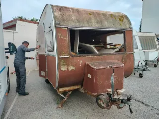 Caravana para restaurar