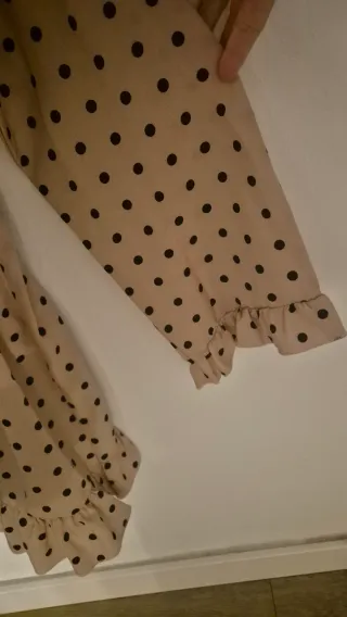 Vestido beige lunares