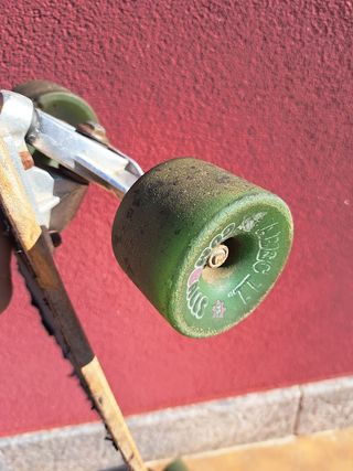 Tabla Longboard Madera con Ruedas Verdes