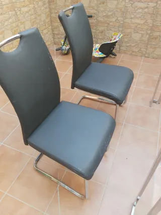 Mesa cristal y 4 sillas comedor