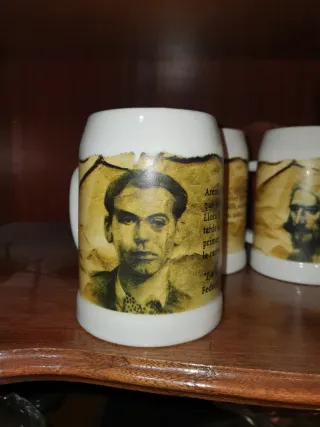 Colección 6 jarras cerveza personajes granadinos