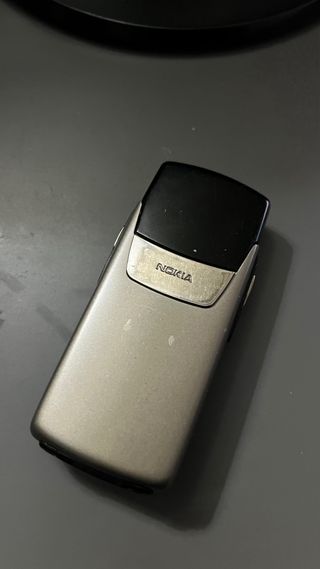 Nokia 8910 Libre Dorado/Gris