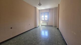 Piso en venta en Joc de la Bola - Camps d'Esports - Ciutat Jardí - Montcada en Lleida