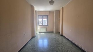 Piso en venta en Joc de la Bola - Camps d'Esports - Ciutat Jardí - Montcada en Lleida