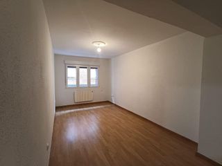 Piso en alquiler en La Arena en Gijón