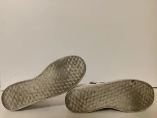 Zapatillas Adidas Blancas y Negras