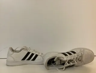 Zapatillas Adidas Blancas y Negras