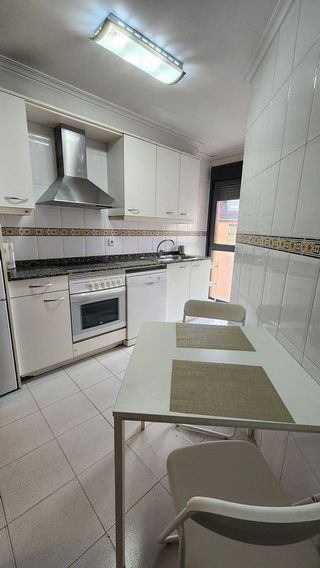 Piso en alquiler en Milán - Pumarín - Teatinos en Oviedo