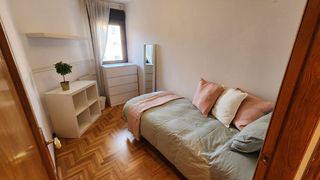 Piso en alquiler en Milán - Pumarín - Teatinos en Oviedo